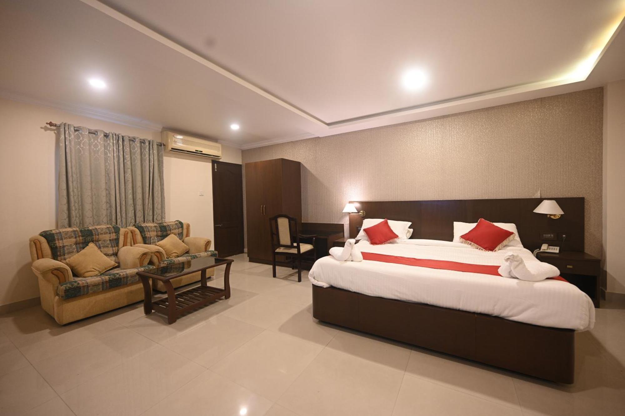 Hotel Bhagavath Gardens Chengannur 外观 照片
